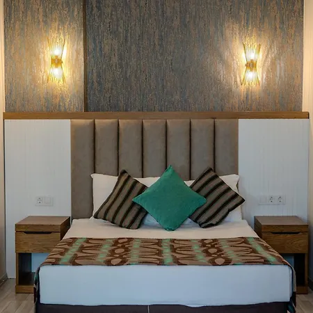 Hotel Concordia Celes Okurcalar