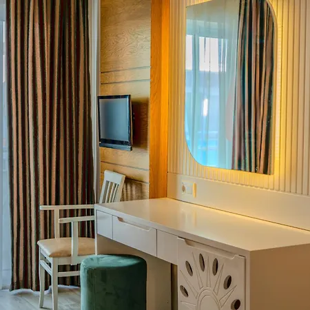 Concordia Celes Hotel