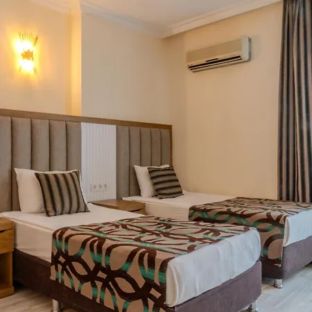 Hotel Concordia Celes Okurcalar